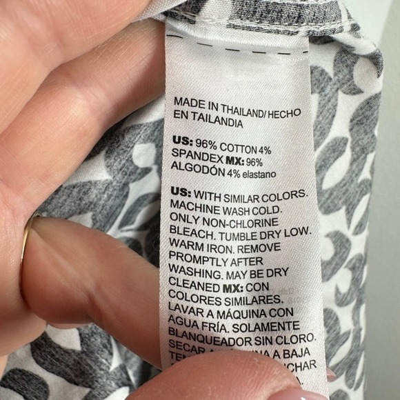 Chico's Women's Black & White Print Long Sleeve Button Down Shirt Size 0.5 US 6 - Picture 6 of 7